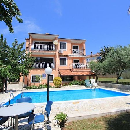 Apartments Susy Pula Exterior photo