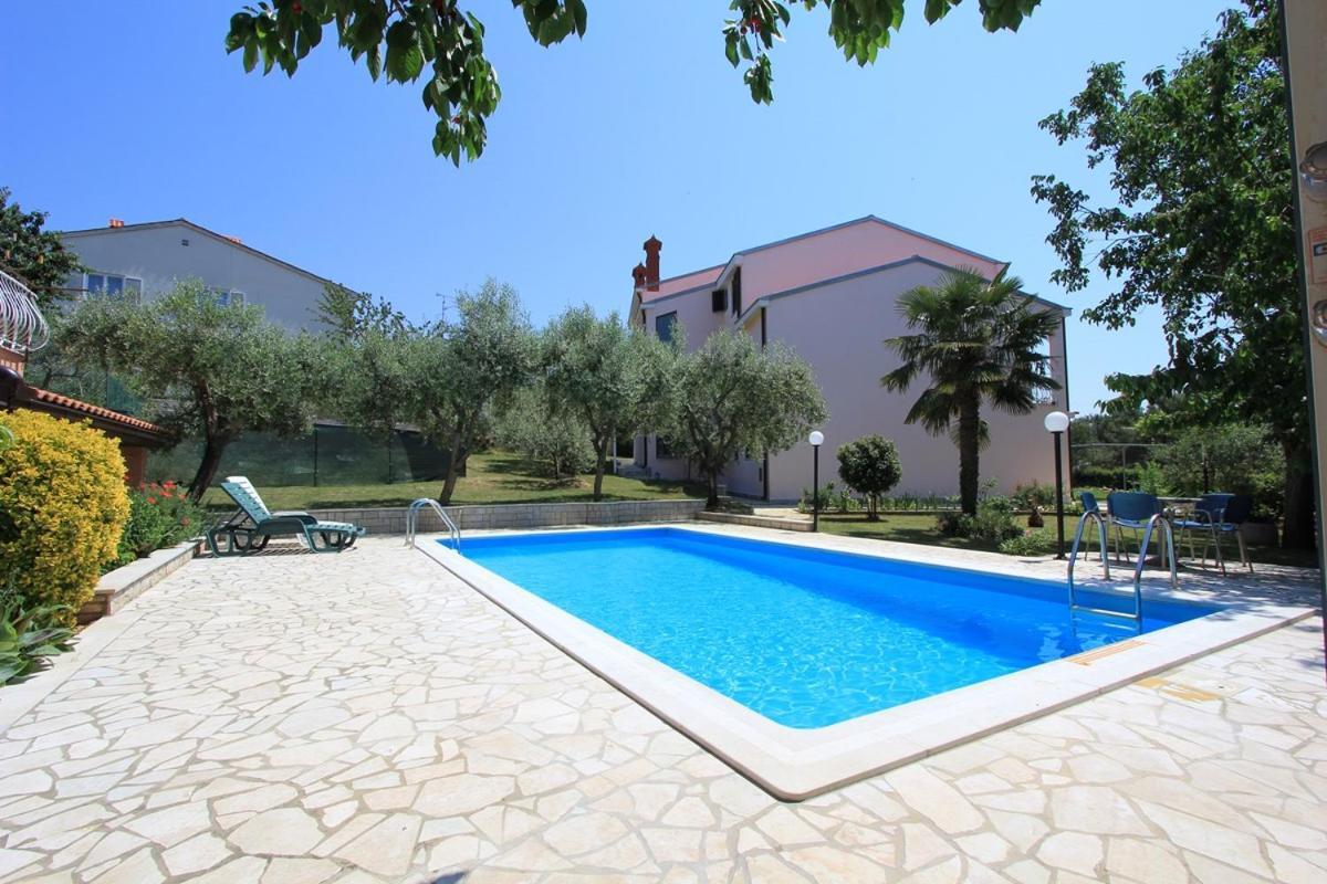 Apartments Susy Pula Exterior photo