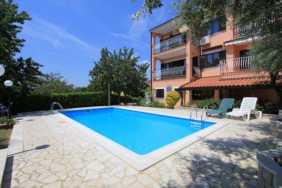 Apartments Susy Pula Exterior photo