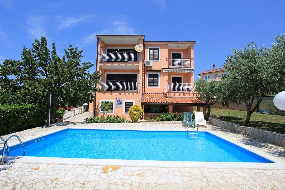 Apartments Susy Pula Exterior photo