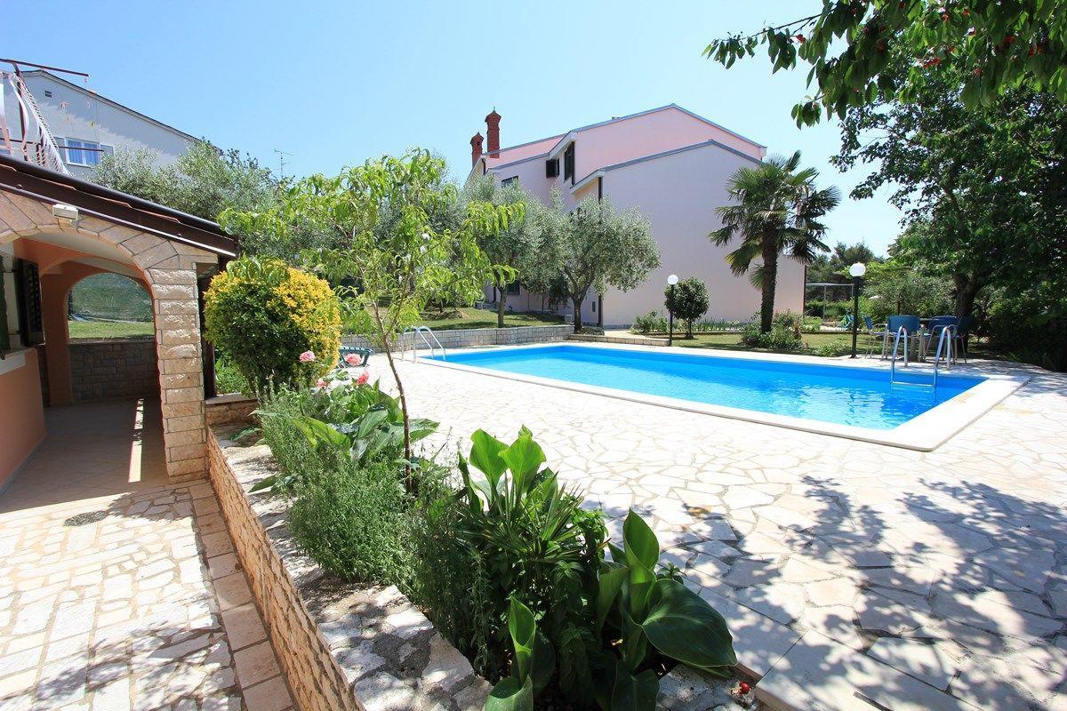 Apartments Susy Pula Exterior photo